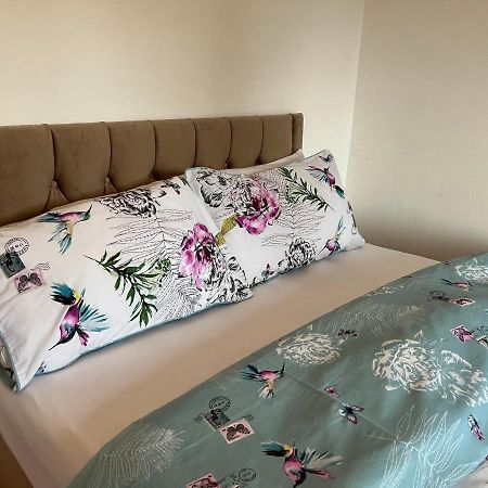 Отель Grand Bleu - London - Next To Piccadilly Line Tube Station & Brand New Facilities Экстерьер фото